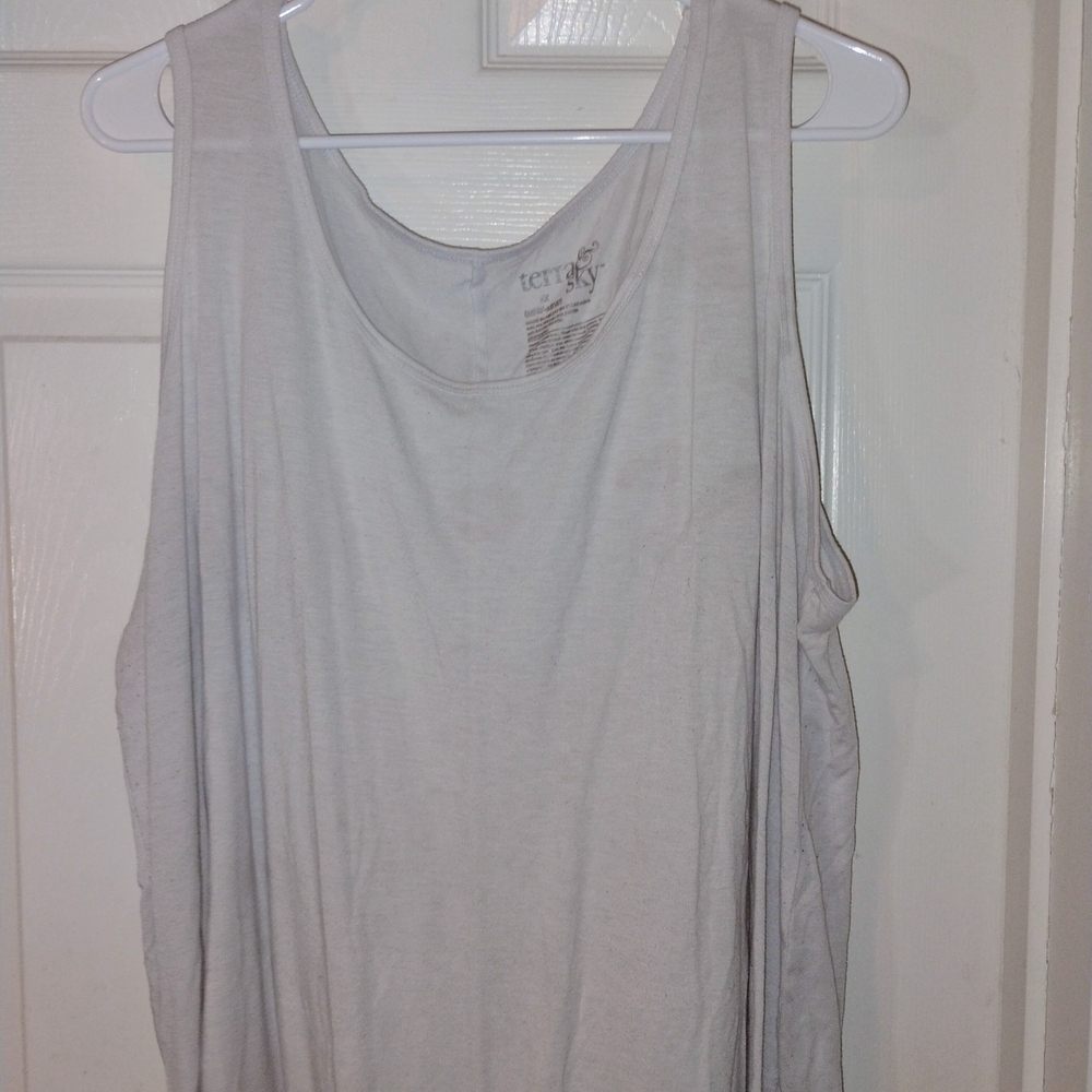 Terra & Sky White Scoop Neck Tank Top PTP 28"